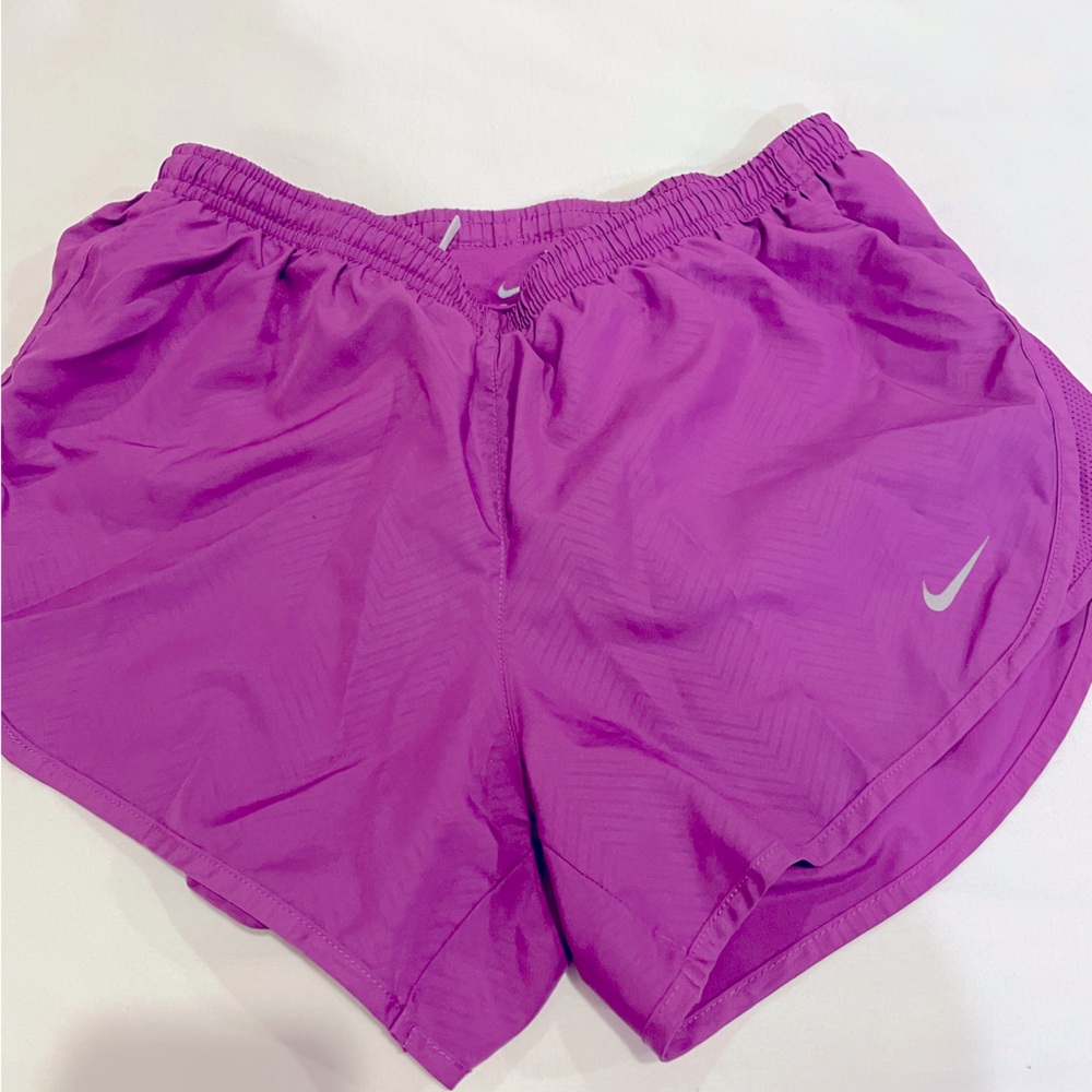 Nike modern embossed tempo shorts